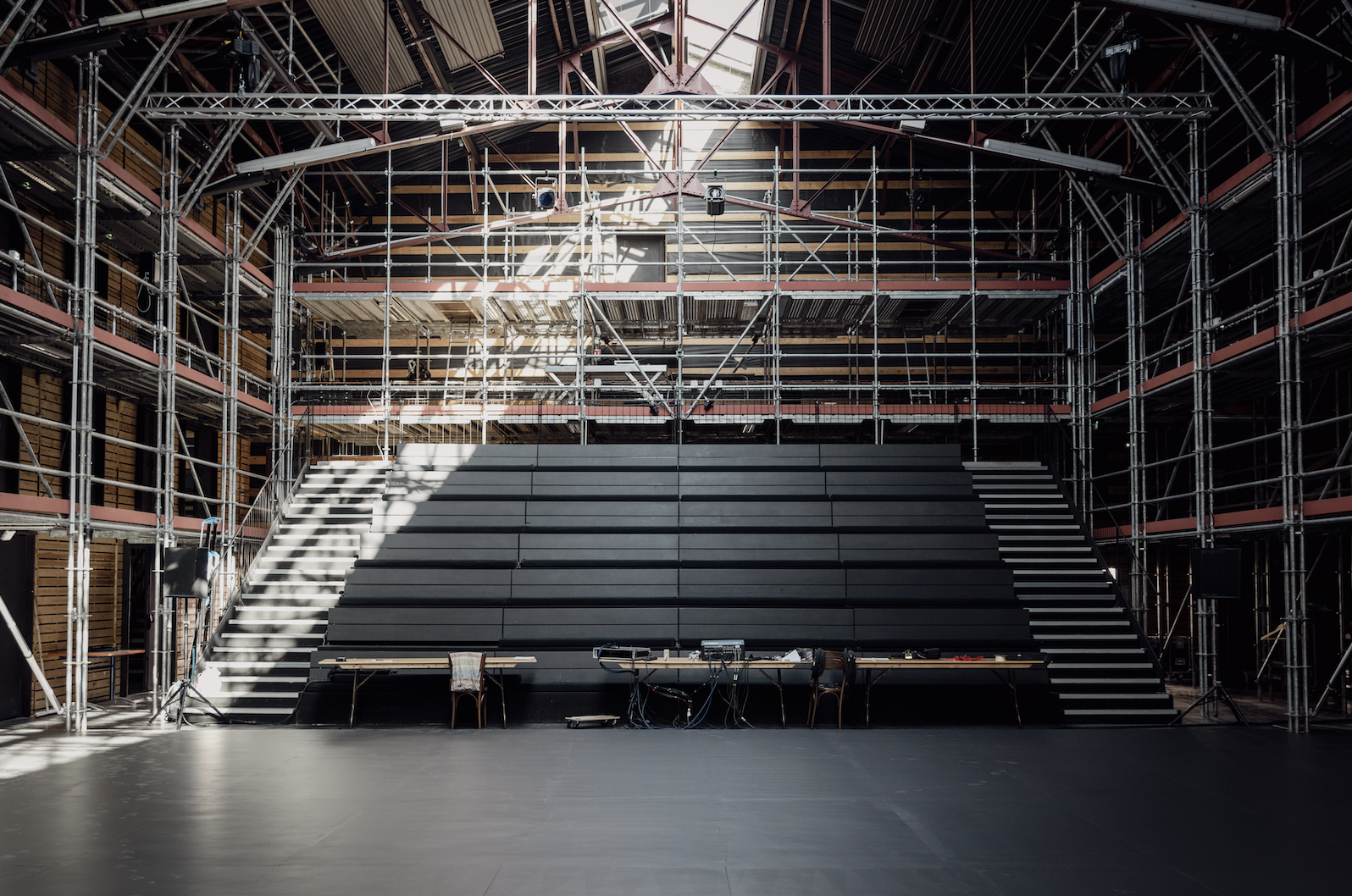 La Compagnie s'Appelle Reviens