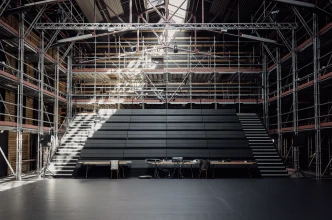 La Compagnie s'Appelle Reviens