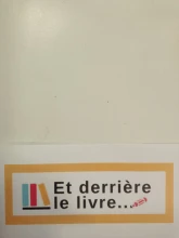 Et derrière le livre...