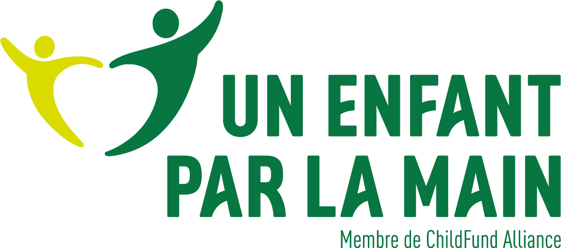 Un Enfant Par la Main